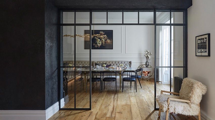 Dekorativt gips i sort Dekorativt gips i sort