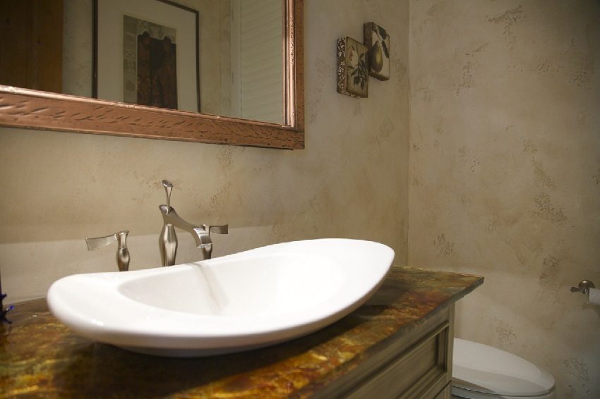 Baderomsdekorasjon med gipsblanding Baderomsdekorasjon med gipsblanding