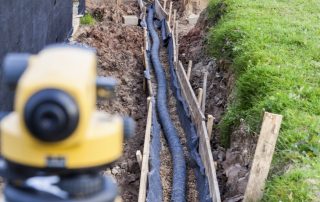 מערכת ניקוז מסביב לבית: מכשיר ניקוז ליסוד בניין מגורים