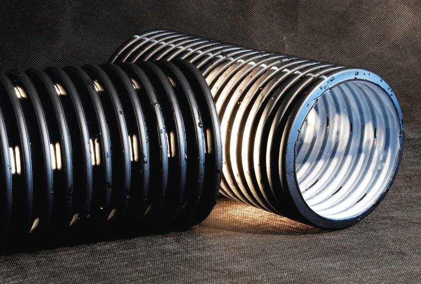 חורים על פני הצינורות מאפשרים ניקוז יעיל יותר חורים על פני הצינורות מאפשרים ניקוז יעיל יותר