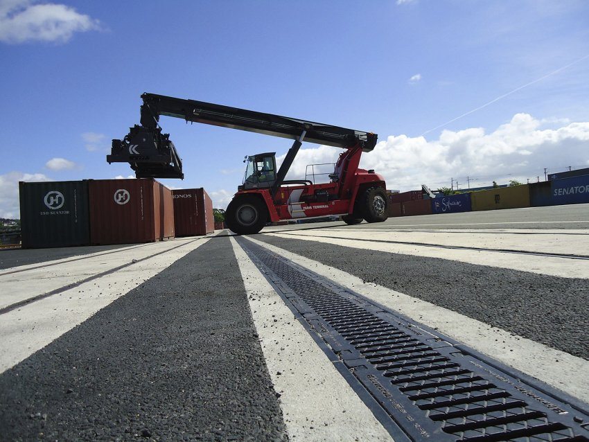 Drainage trays on the territory of an industrial enterprise Drainage trays on the territory of an industrial enterprise