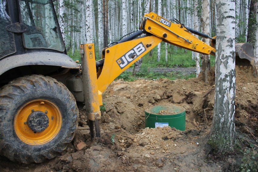 La instal·lació competent d’un caixó de plàstic per a un pou és la garantia d’un servei llarg i impecable en el futur La instal·lació competent d’un caixó de plàstic per a un pou és la garantia d’un servei llarg i impecable en el futur