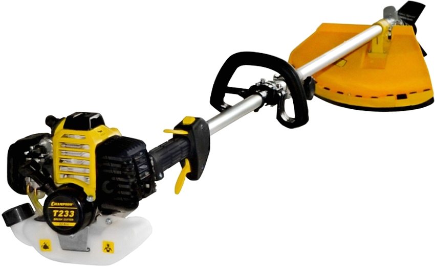 Das durchdachte Design des Champion T233 Benzinschneiders ermöglicht es Ihnen, Bereiche mit schwierigem Gelände und Steigungen problemlos zu bewältigen Das durchdachte Design des Champion T233 Benzinschneiders ermöglicht es Ihnen, Bereiche mit schwierigem Gelände und Steigungen problemlos zu bewältigen