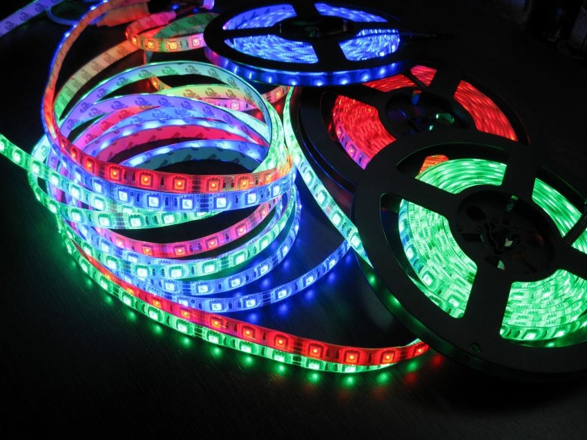 LED strips are widely used for decorative lighting LED strips are widely used for decorative lighting