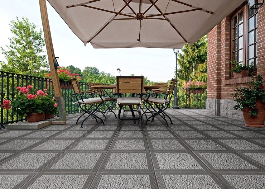 Klej do układania gresu porcelanowego na zewnątrz musi być odporny na wysokie i niskie temperatury Klej do układania gresu porcelanowego na zewnątrz musi być odporny na wysokie i niskie temperatury