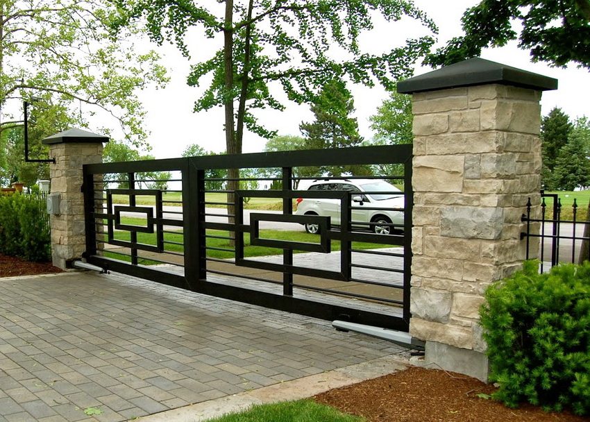 Pole caps perform not only a decorative but also a protective function. Pole caps perform not only a decorative but also a protective function.