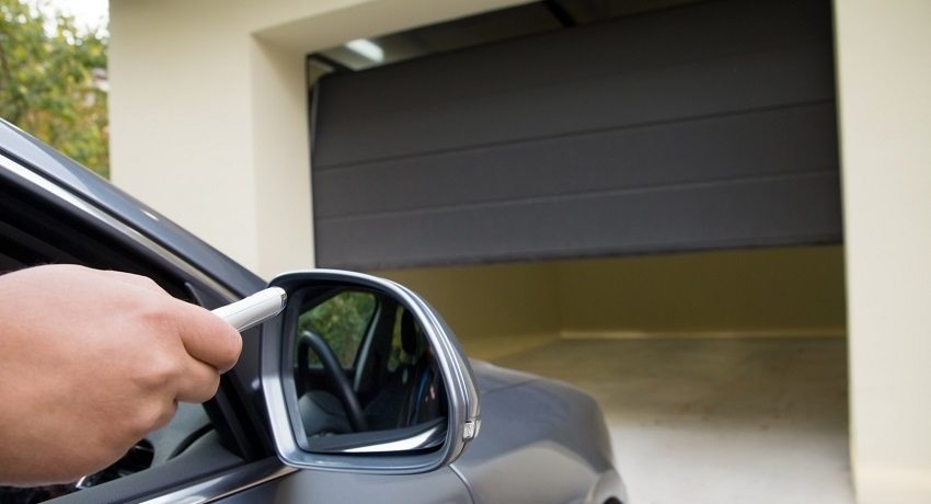 ในยุคของเราประตูโรงรถเหนือศีรษะกำลังเป็นที่นิยมมากขึ้นเรื่อย ๆ ในยุคของเราประตูโรงรถเหนือศีรษะกำลังเป็นที่นิยมมากขึ้นเรื่อย ๆ