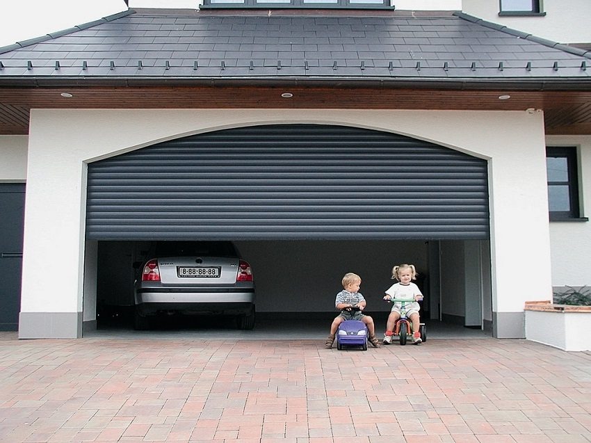 ประตูโรงรถส่วนเหนือศีรษะ ประตูโรงรถส่วนเหนือศีรษะ