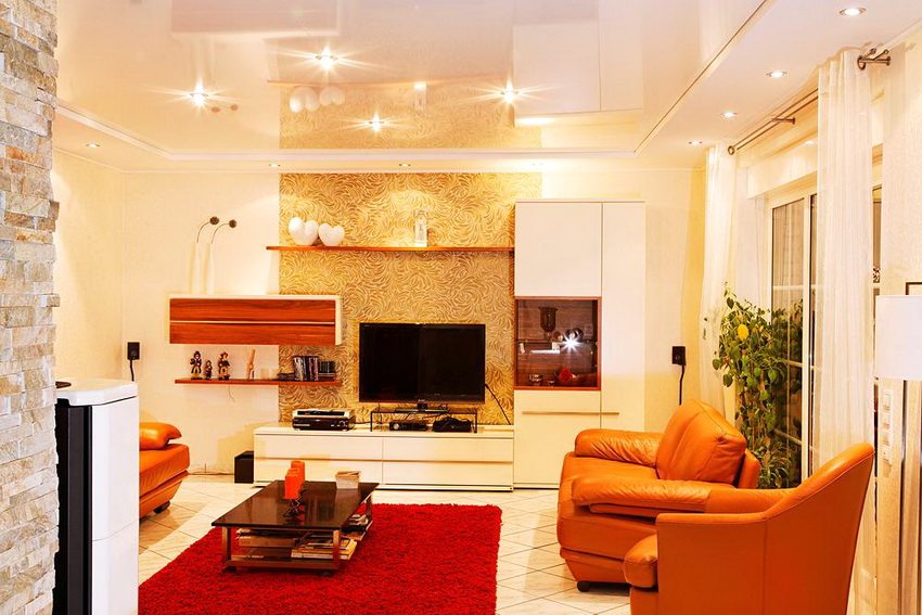 Els fabricants de focus LED de sostre elàstic ofereixen una àmplia gamma d’opcions Els fabricants de focus LED de sostre elàstic ofereixen una àmplia gamma d’opcions