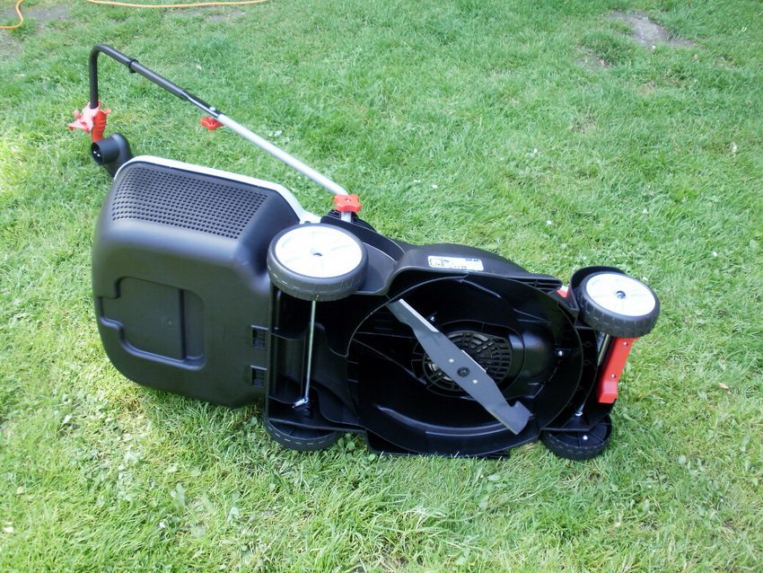 El tallagespa AL-KO Classic 3.22 SE té una àrea de tall àmplia de 38 cm El tallagespa AL-KO Classic 3.22 SE té una àrea de tall àmplia de 38 cm