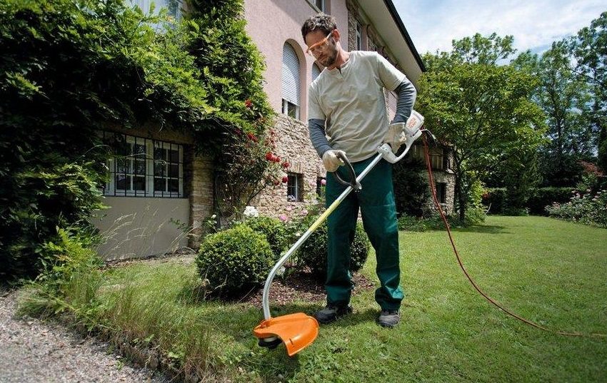 Elektryczna podkaszarka do trawy Elektryczna podkaszarka do trawy