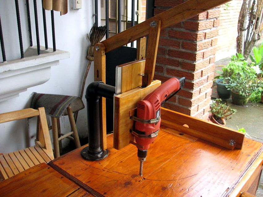 Обикновен мини струг за дървообработване