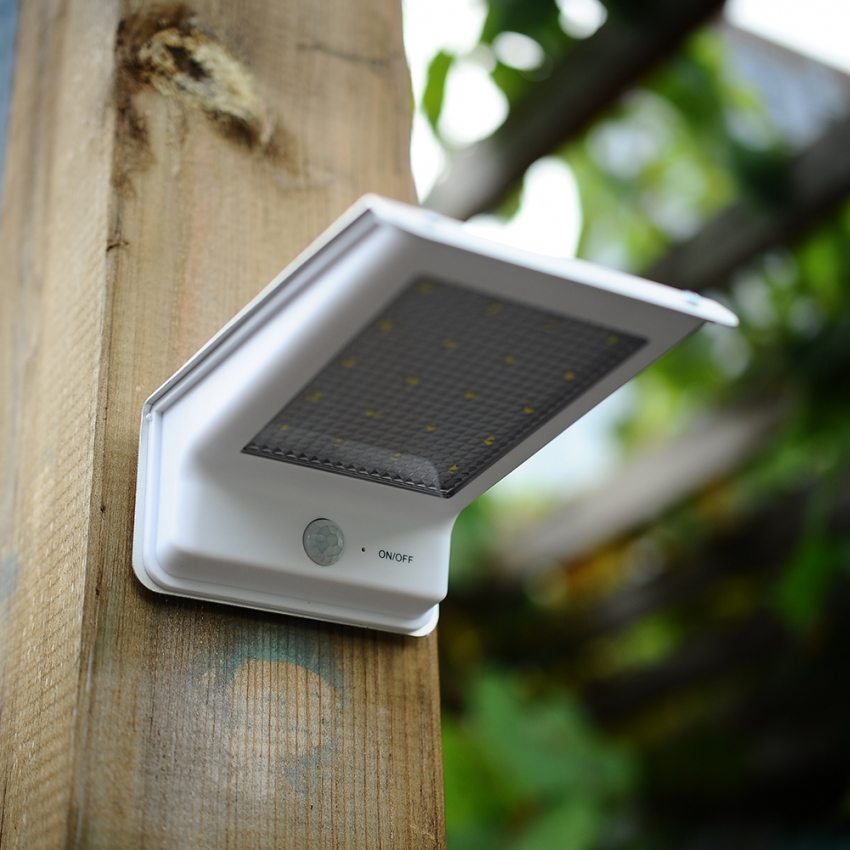 LED pouličné svetlo s pohybovým senzorom LED pouličné svetlo s pohybovým senzorom