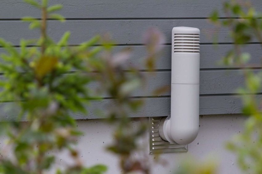 ท่อทางเข้าสำหรับระบายอากาศของห้องใต้ดินห้องใต้ดินและห้องใต้ดิน ท่อทางเข้าสำหรับระบายอากาศของห้องใต้ดินห้องใต้ดินและห้องใต้ดิน