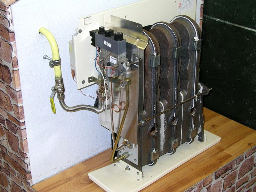 Installation af gaskonvektoren skal udføres i overensstemmelse med sikkerhedsstandarder Installation af gaskonvektoren skal udføres i overensstemmelse med sikkerhedsstandarder