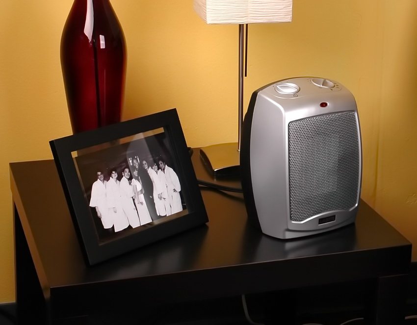 Tischkeramikheizung ist wegen seiner Kompaktheit praktisch Tischkeramikheizung ist wegen seiner Kompaktheit praktisch