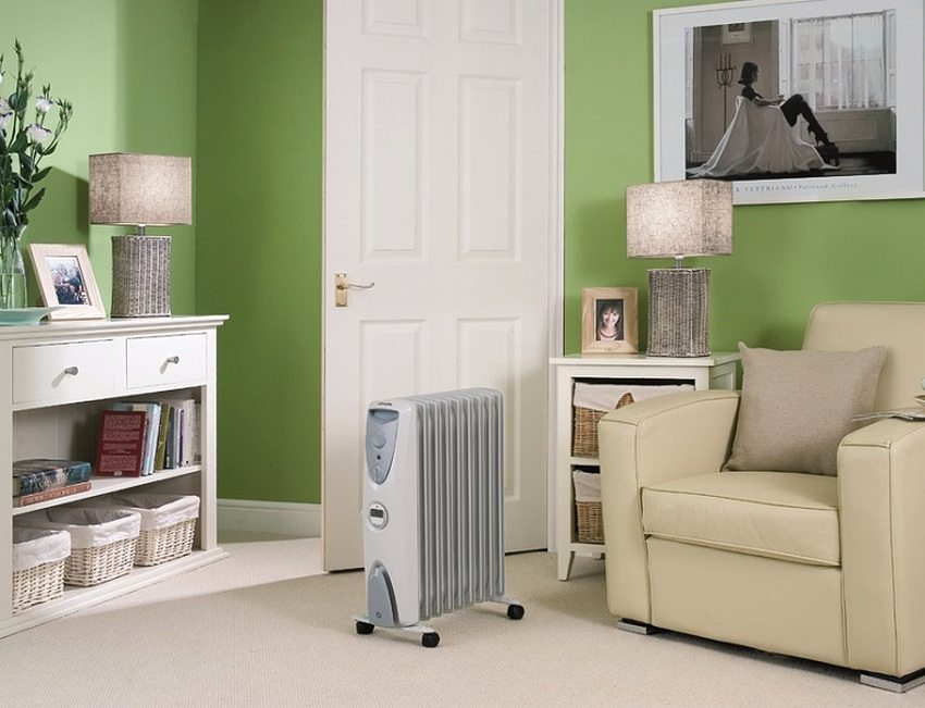 The oil radiator is suitable for use in the off-season, when the heating has not yet been turned on, but it has already become cold The oil radiator is suitable for use in the off-season, when the heating has not yet been turned on, but it has already become cold