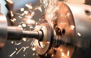 Selbstgemachte Metalldrehmaschine mit eigenen Händen: Herstellung und Betrieb