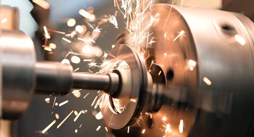 En professionel drejebænk har en høj pris, så det giver mening at lave en sådan enhed selv Hjemmelavet metal drejebænk med dine egne hænder: fremstilling og drift