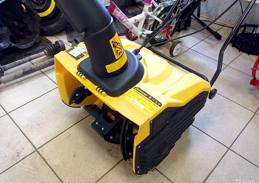 Ang mga nag-champion na snowblower ay nakakatanggap ng labis na positibong mga pagsusuri ng gumagamit Ang mga nag-champion na snowblower ay nakakatanggap ng labis na positibong mga pagsusuri ng gumagamit