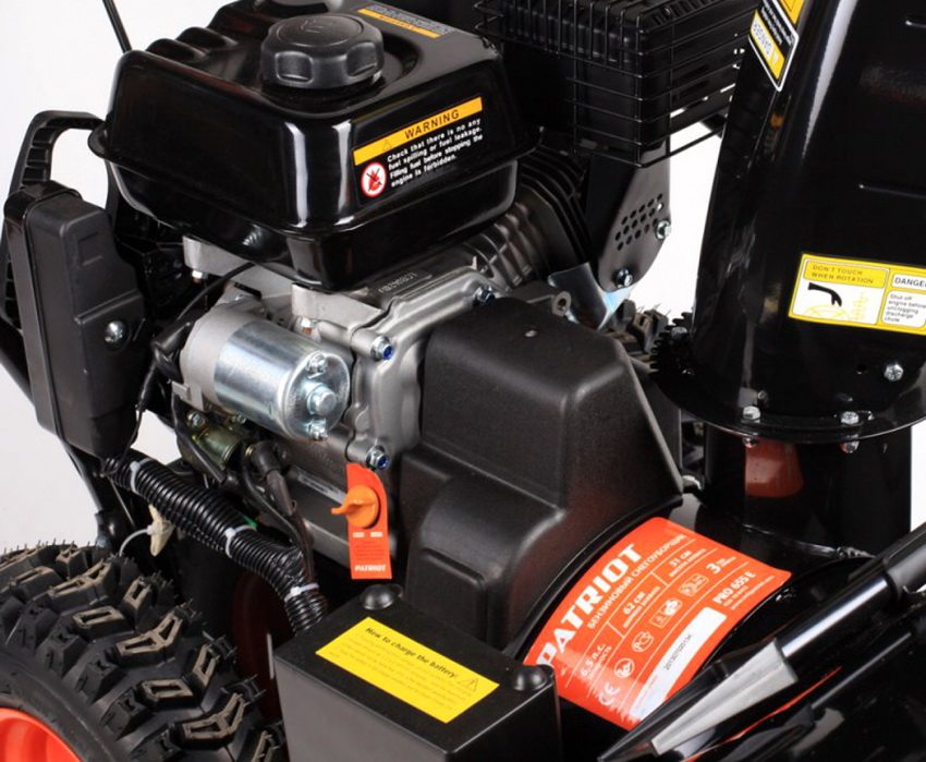 Gumagawa rin ang Patriot ng makapangyarihang mga modelo na pinapatakbo ng gasolina Gumagawa rin ang Patriot ng makapangyarihang mga modelo na pinapatakbo ng gasolina