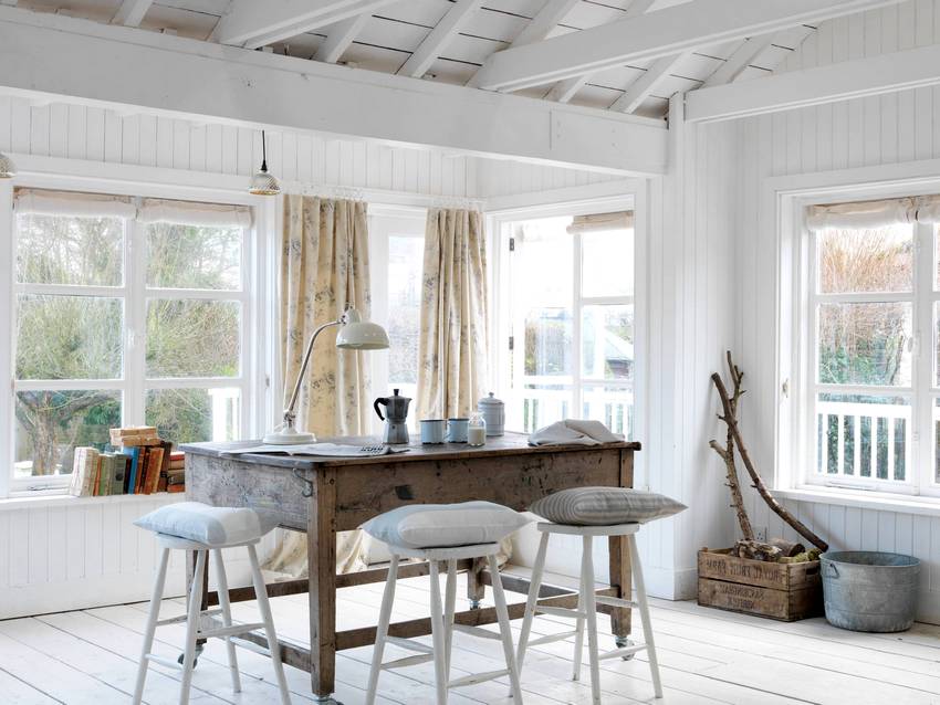 PVC-paneler er en enkel og budsjett måte å skape et stilig interiør på. PVC-paneler er en enkel og budsjett måte å skape et stilig interiør på.