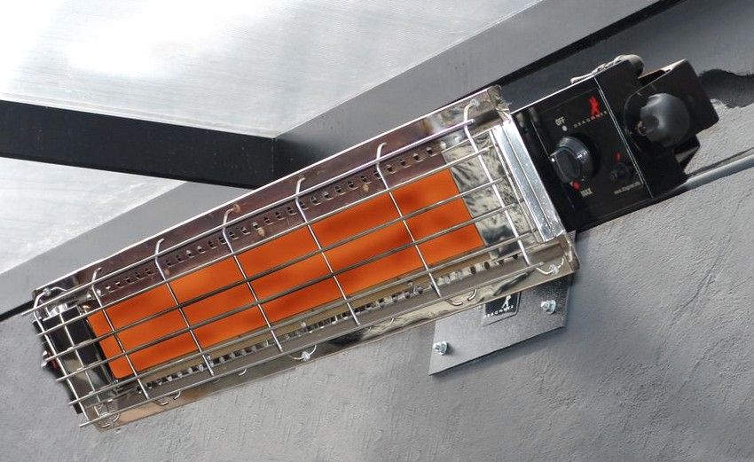 תנור אינפרא אדום עם תרמוסטט המותקן בחממה תנור אינפרא אדום עם תרמוסטט המותקן בחממה