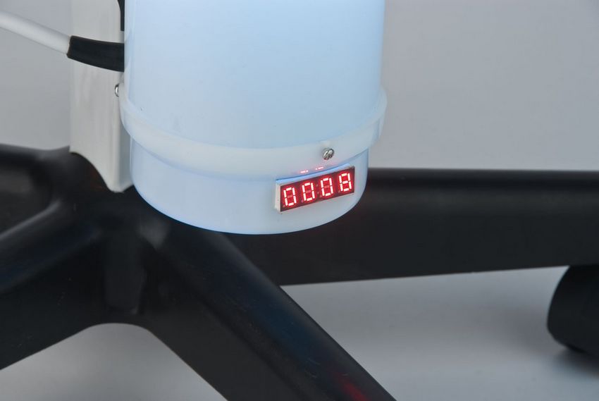 Irradiator-recirculator Bevæbnet i en plastikhus Irradiator-recirculator Bevæbnet i en plastikhus