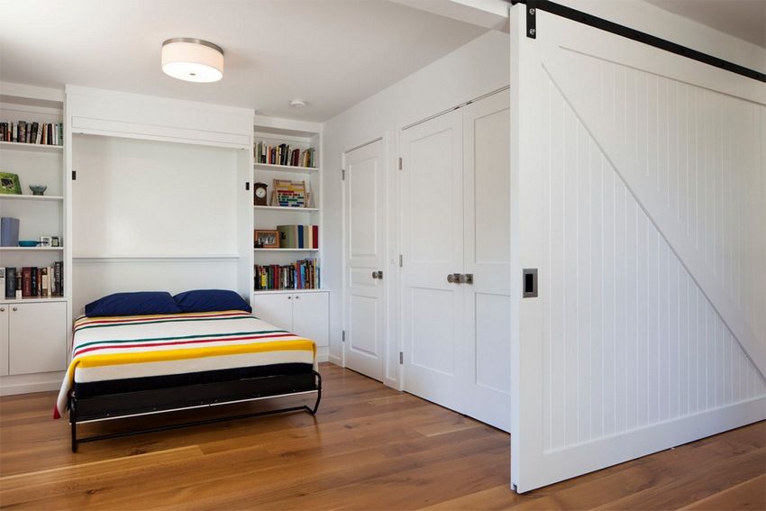 Partiția ușoară din plastic cu mecanism cu role creează o atmosferă confortabilă și relaxantă în dormitor Partiția ușoară din plastic cu mecanism cu role creează o atmosferă confortabilă și relaxantă în dormitor