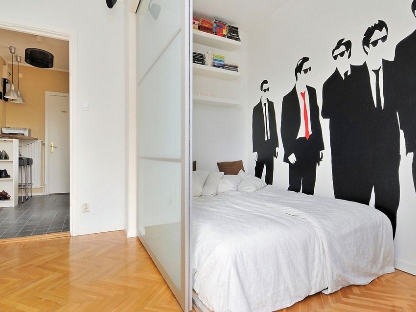 Partiție glisantă într-un interior modern Partiție glisantă într-un interior modern