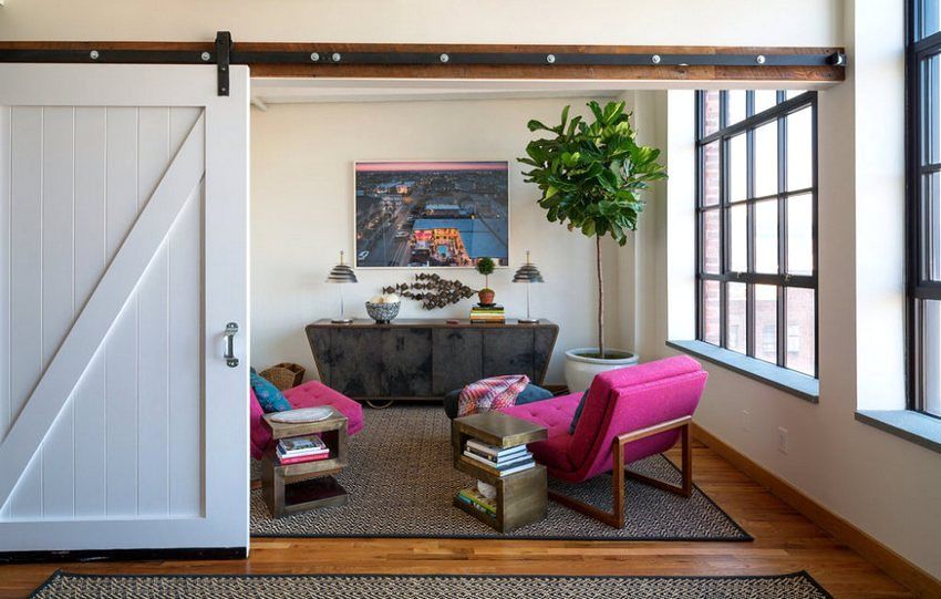 Perete despărțitor din lemn de tip glisant între dormitor și sufragerie Perete despărțitor din lemn de tip glisant între dormitor și sufragerie