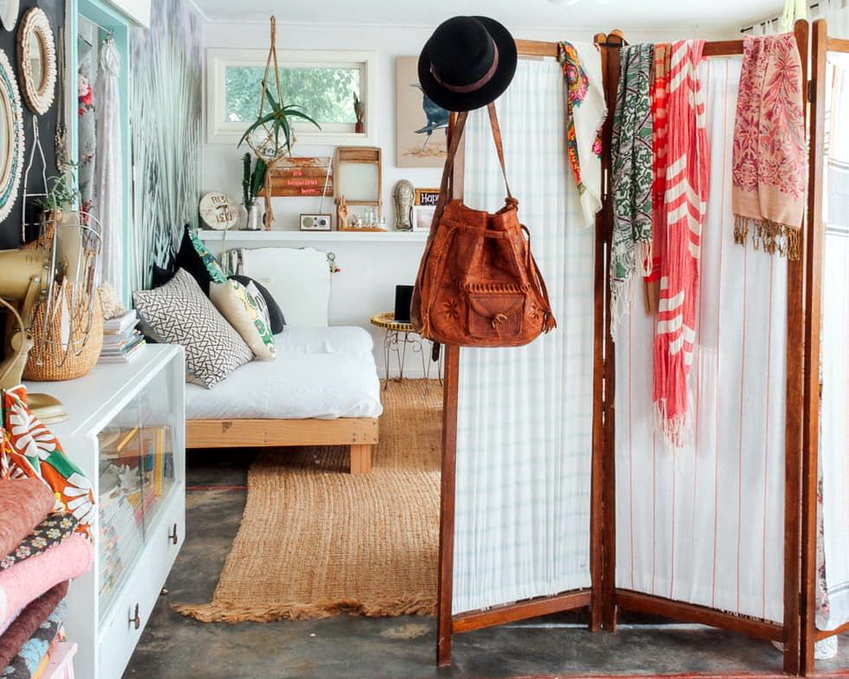 כמו כן, מסך הוא דרך נהדרת לפתור את בעיית החלפת הבגדים אם גרים בחדר שני ילדים מגדרים שונים. כמו כן, מסך הוא דרך נהדרת לפתור את בעיית החלפת הבגדים אם גרים בחדר שני ילדים מגדרים שונים.