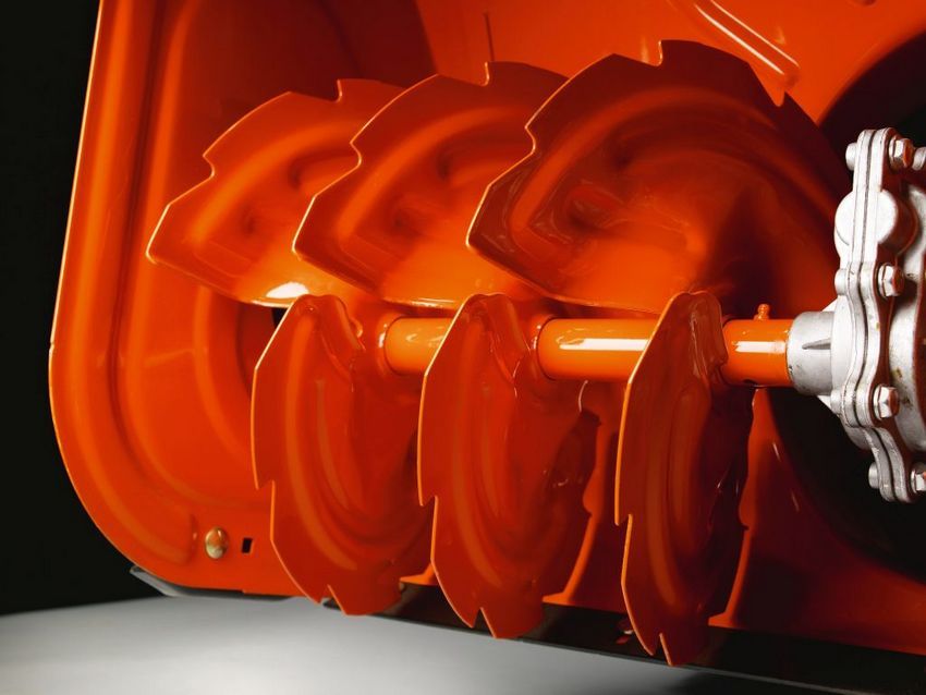 Trong máy loại bỏ tuyết tự hành, một số máy khoan được sử dụng cùng một lúc Trong máy loại bỏ tuyết tự hành, một số máy khoan được sử dụng cùng một lúc