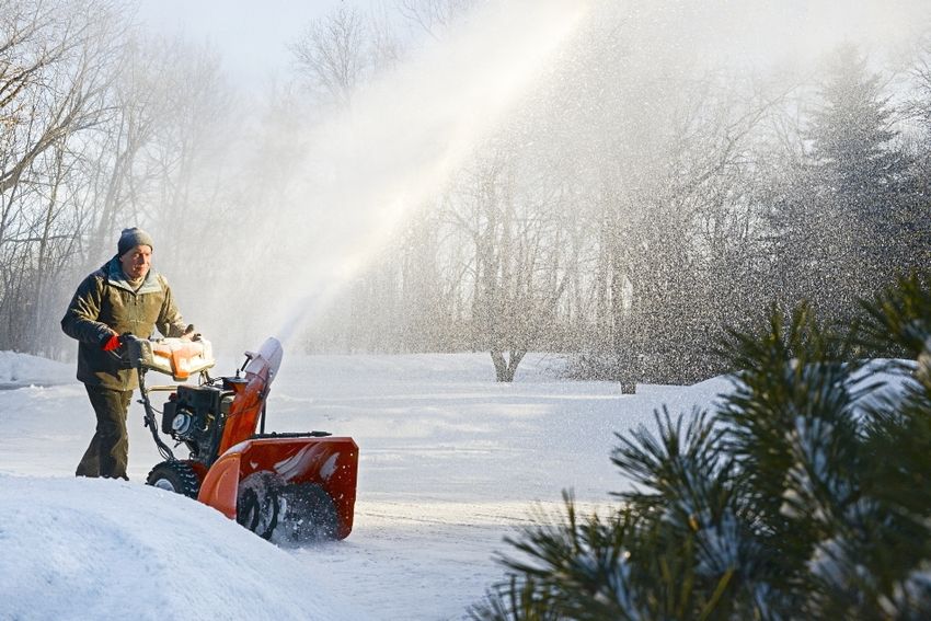 Máy thổi tuyết Husqvarna ST 330PT mạnh mẽ nhưng dễ vận hành Máy thổi tuyết Husqvarna ST 330PT mạnh mẽ nhưng dễ vận hành