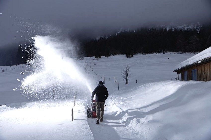 Mô hình chất lượng cao và hiệu quả có thể được mua ở bất kỳ phân khúc giá nào trên thị trường máy thổi tuyết Mô hình chất lượng cao và hiệu quả có thể được mua ở bất kỳ phân khúc giá nào trên thị trường máy thổi tuyết