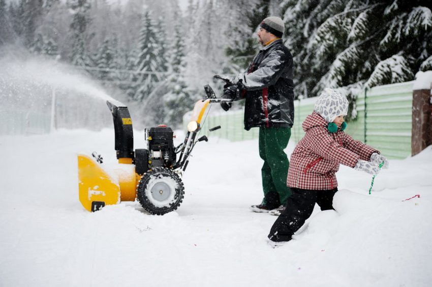 Địa hình hiểm trở không phải là trở ngại đối với máy thổi tuyết tự hành Địa hình hiểm trở không phải là trở ngại đối với máy thổi tuyết tự hành