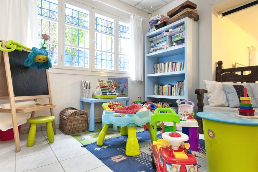 Hovedplassen i rommet til et barn 1-4 år er reservert for lekeområdet Hovedplassen i rommet til et barn 1-4 år er reservert for lekeområdet