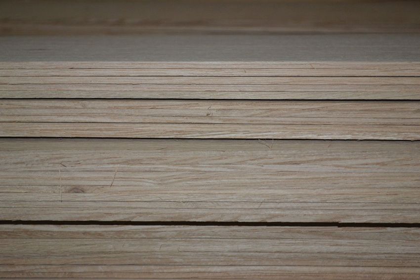 Træfiberplader kan have forskellig tykkelse, arkstørrelse og fladhed Træfiberplader kan have forskellig tykkelse, arkstørrelse og fladhed