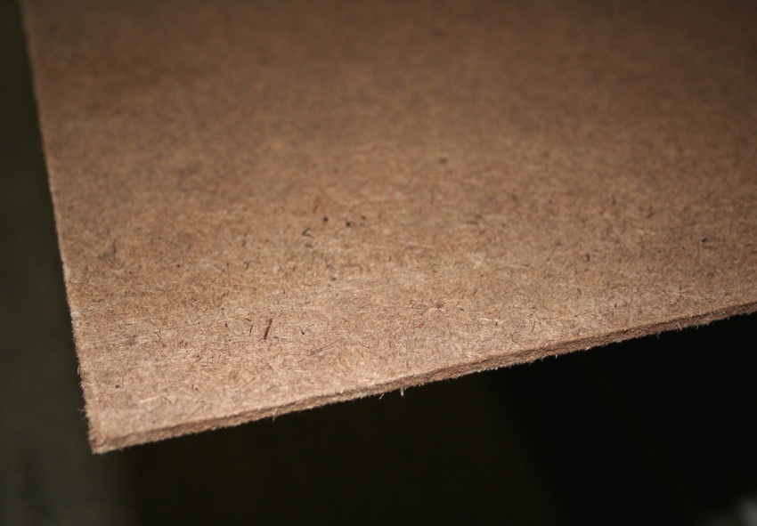 Fiberboard produceres på en af to måder - vådt eller tørt Fiberboard produceres på en af to måder - vådt eller tørt