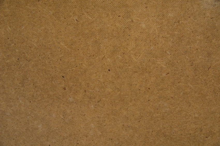 Fugtighedsbestandigheden af materialet tilvejebringes af paraffin, harpiks eller ceresin Fugtighedsbestandigheden af materialet tilvejebringes af paraffin, harpiks eller ceresin