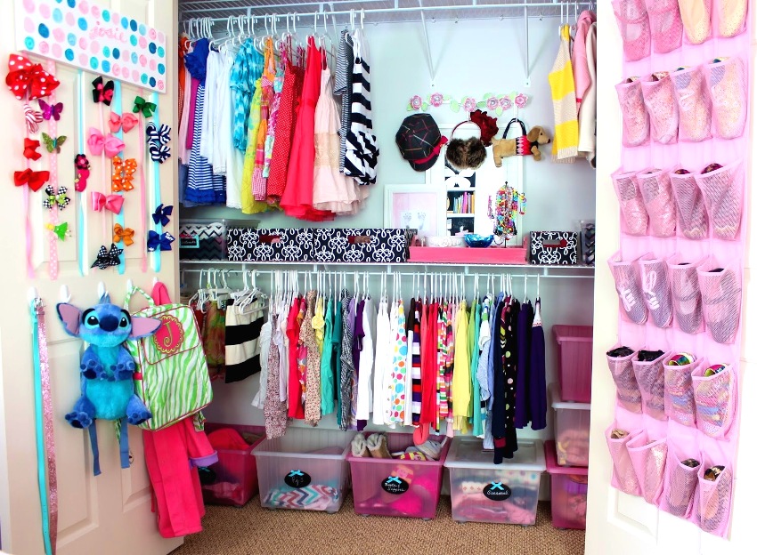 Phòng thay đồ nhỏ trong phòng trẻ em Phòng thay đồ nhỏ trong phòng trẻ em