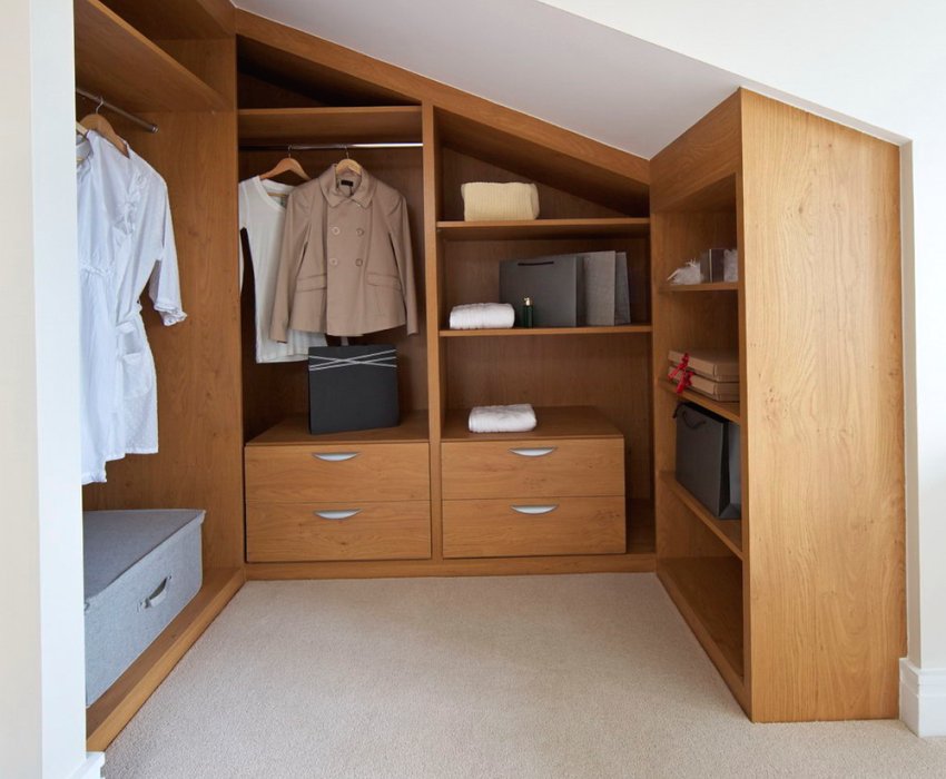 Malá šatňa v podkroví Malá šatňa v podkroví