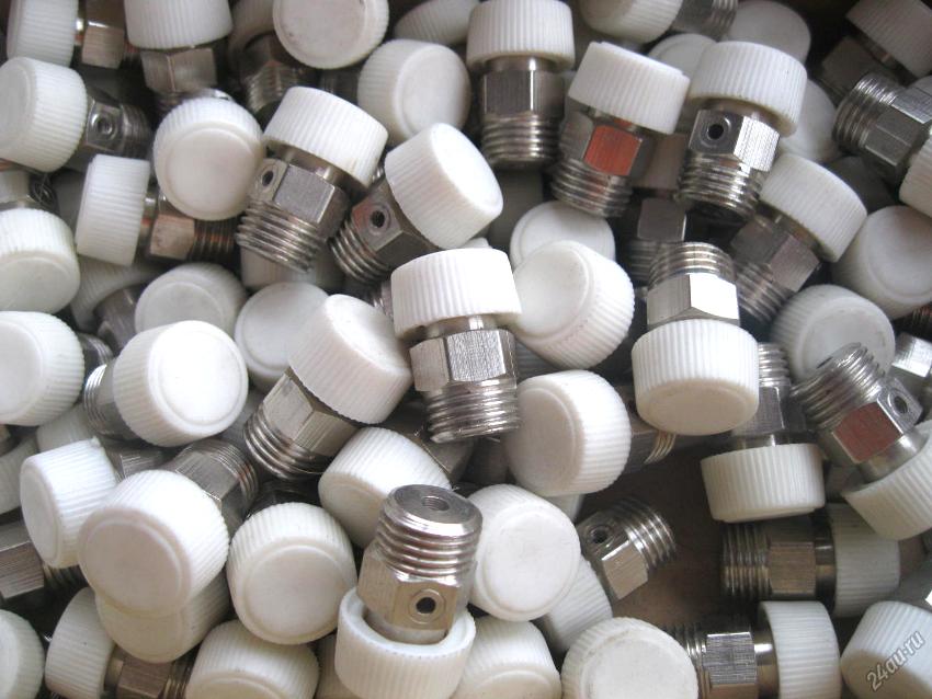 A modern Mayevsky szelep prototípusa - nyereg típusú vízcsap A modern Mayevsky szelep prototípusa - nyereg típusú vízcsap