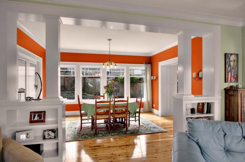 פנים בסגנון קלאסי עם מחיצות עם מדפים לאחסון ספרים, צילומים ומזכרות פנים בסגנון קלאסי עם מחיצות עם מדפים לאחסון ספרים, צילומים ומזכרות