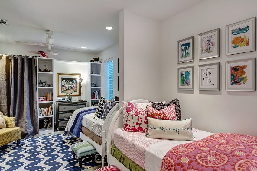 מחיצת גבס צרה מחלקת את חדר הילדים ויזואלי המיועד לשני ילדים מחיצת גבס צרה מחלקת את חדר הילדים ויזואלי המיועד לשני ילדים