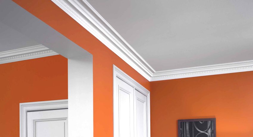 Plinta din poliuretan este utilizată pentru decorarea îmbinărilor dintre perete și tavan Plinta de tavan din poliuretan: încadrare practică și decorativă