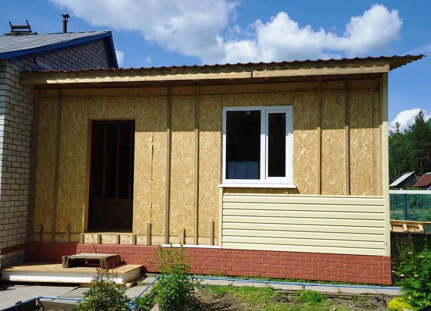 Wanna z paneli SIP w formie przystawki do domu murowanego Wanna z paneli SIP w formie przystawki do domu murowanego