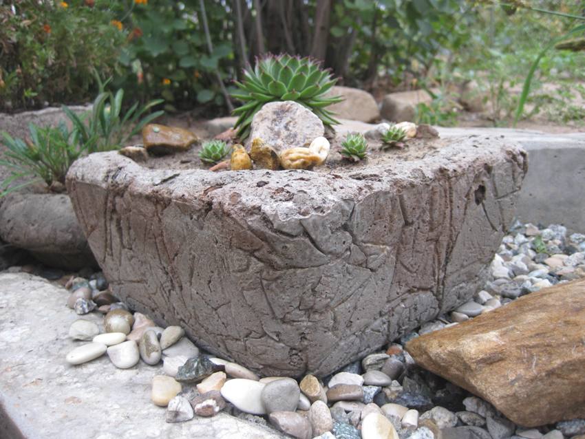 Trang trí thành lọ hoa bằng kỹ thuật phù điêu Trang trí thành lọ hoa bằng kỹ thuật phù điêu