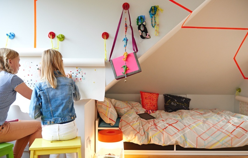 طريقة أصلية للرسم على الجدران - ورق رول معلق طريقة أصلية للرسم على الجدران - ورق رول معلق