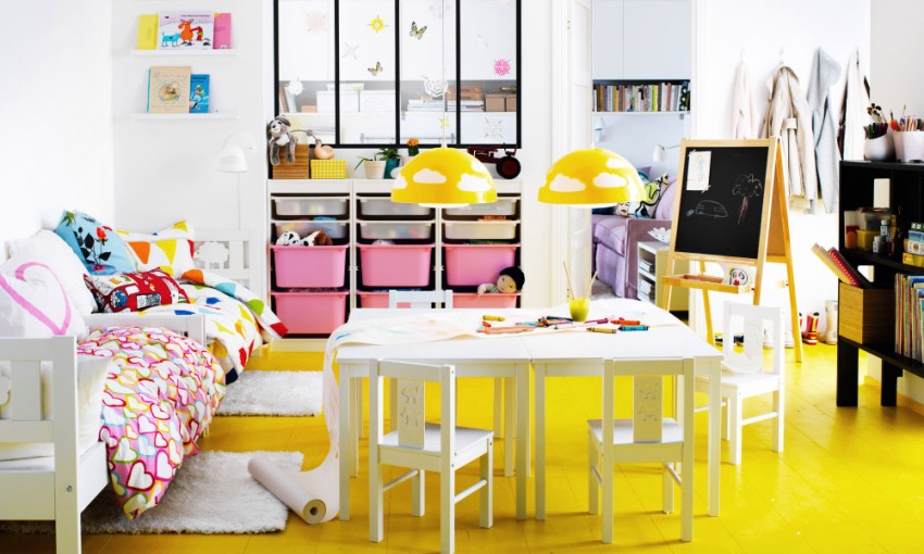 يمكن تقسيم غرفة التجوال باستخدام أقسام شفافة متحركة يمكن تقسيم غرفة التجوال باستخدام أقسام شفافة متحركة